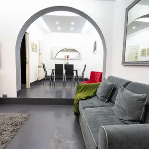  Apartment White Style Gambero Italy